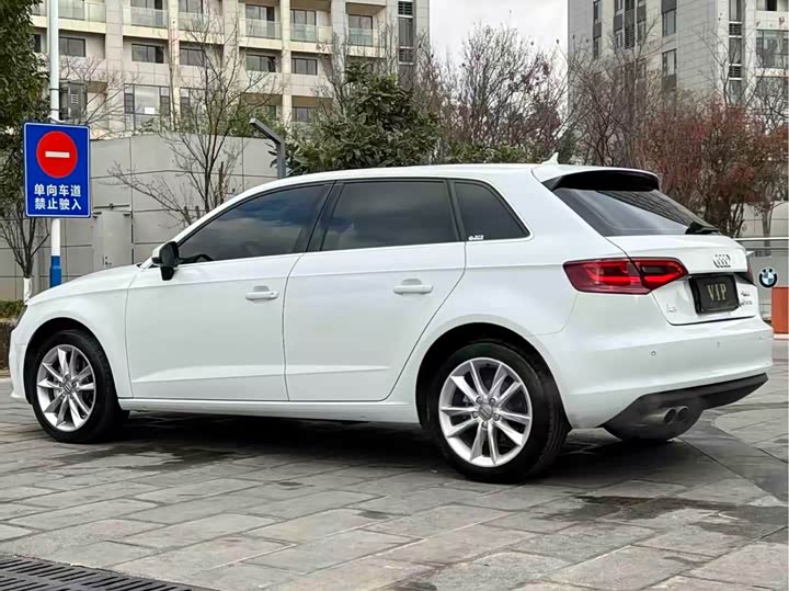 Audi A3 2015 Sportback 40 TFSI ATComfort — фото 5