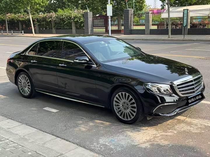 Mercedes-Benz E-Class 2017 E 300 L — фото 3