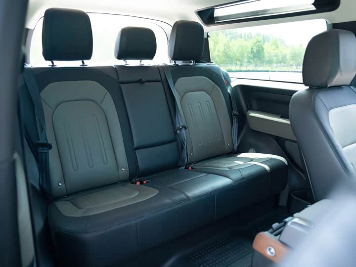 Land Rover Defender — фото 11