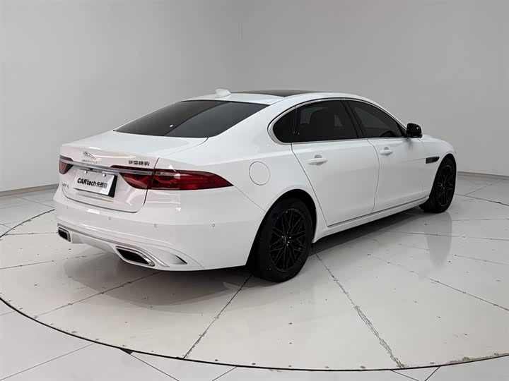 Jaguar XFL 2023 XFL 2.0 T P 200 2 WD — фото 8
