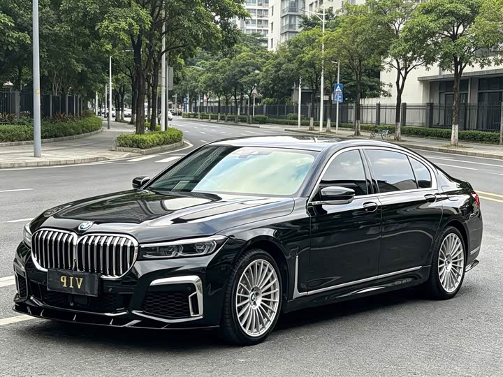 BMW 7-Series 2017 740 Li x Drive Luxury — фото 1