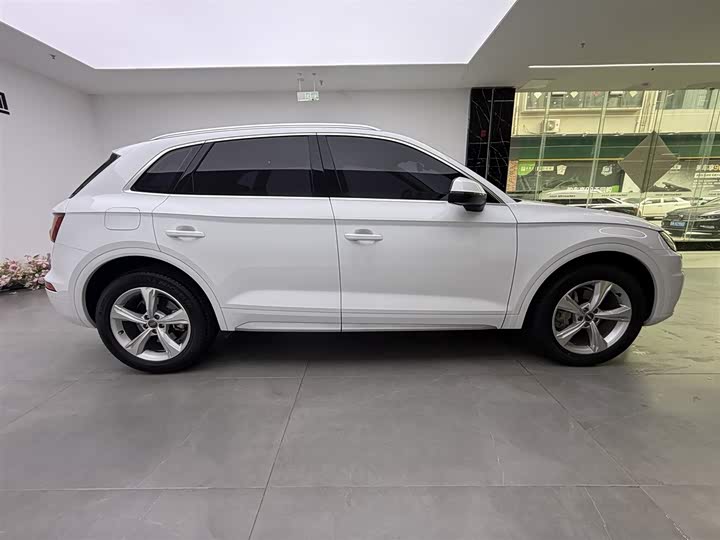 Audi Q5L 2020 40 TFSI — фото 4