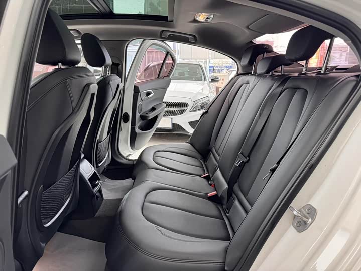 BMW 1-Series 2018 118i Sport — фото 12