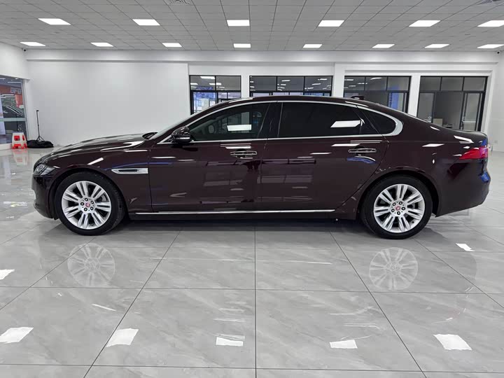 Jaguar XFL 2018 XFL 2.0 T 250 PS — фото 4