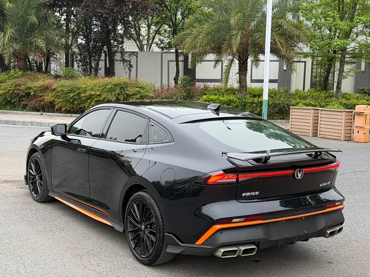 Changan UNI-V 2024 1.5 T Sport — фото 9