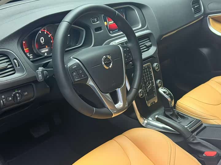 Volvo V40 2017 T 3 — фото 5