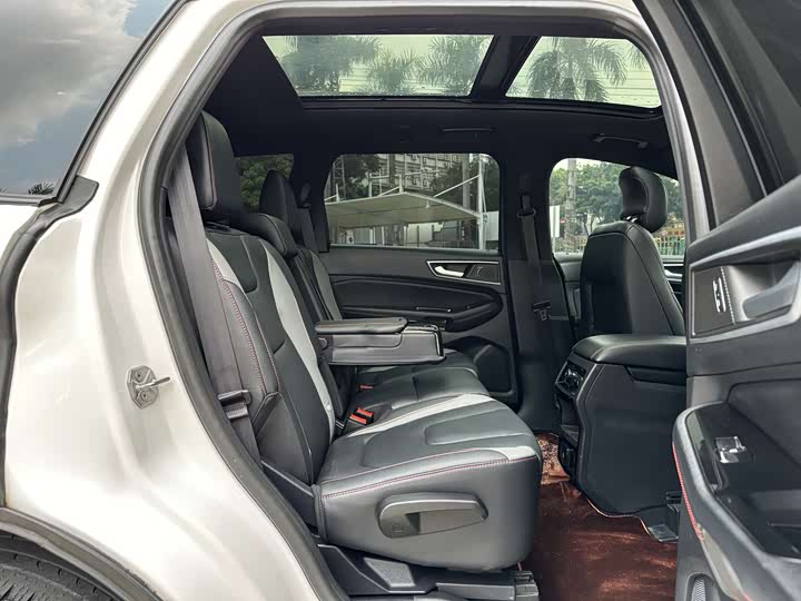 Ford Edge — фото 14