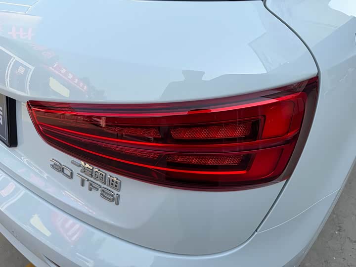 Audi Q3 2017 30 TFSI — фото 30
