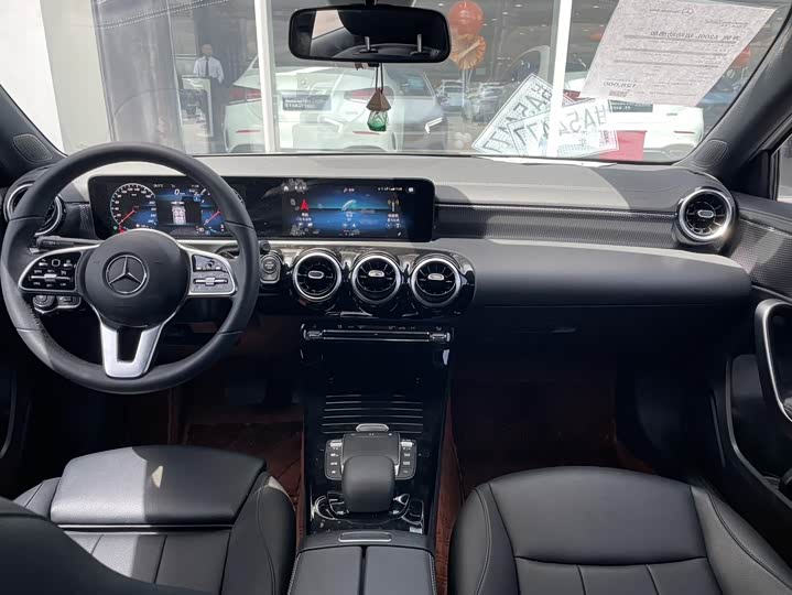 Mercedes-Benz A-Class 2023 A 200 L — фото 11