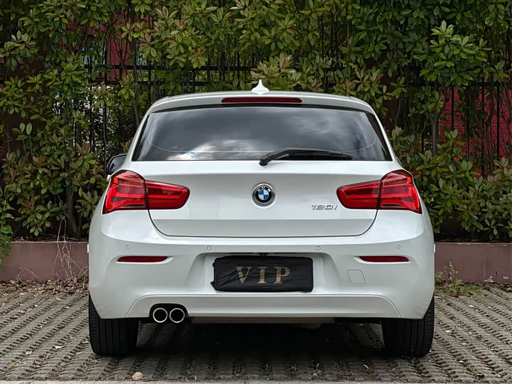 BMW 1-Series 2016 120i — фото 20