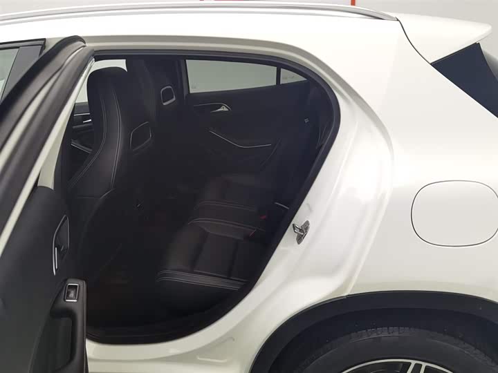 Mercedes-Benz GLA 2019 GLA 200 — фото 15