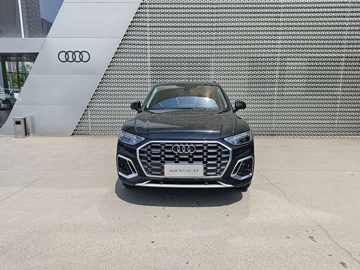 Audi Q5L 2025 40 TFSI — фото 1