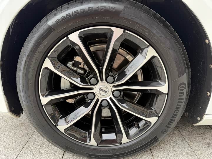 Volvo V60 2020 T 4 — фото 14