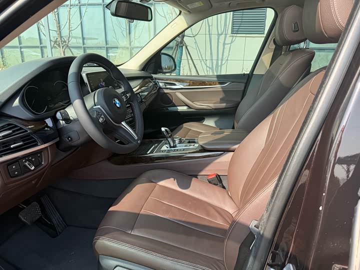 BMW X5 2017 x Drive 28i — фото 8