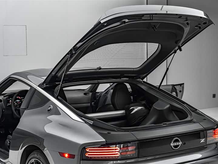 Nissan 400 Z 2023 3.0 T — фото 39