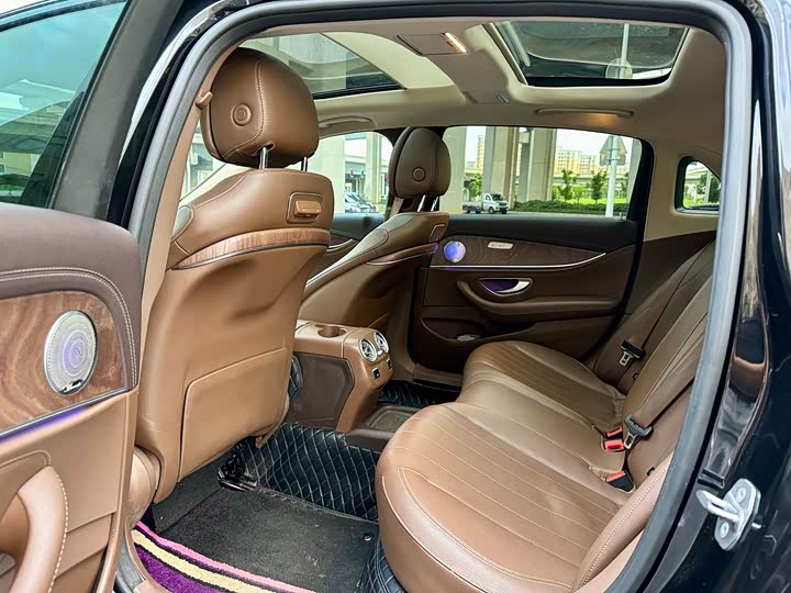 Mercedes-Benz E-Class 2019 E 300 L Luxury — фото 7
