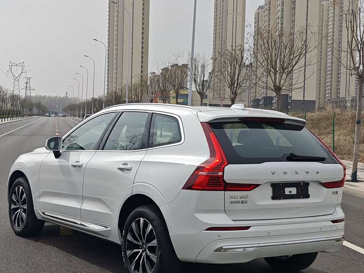 Volvo XC60 2025 B 5 4 WD — фото 6