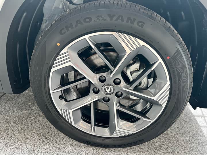 Changan CS75 PLUS 2025 1.5 T — фото 14