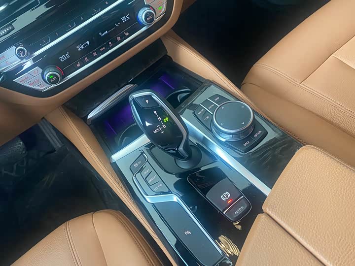 BMW 5-Series 2020 530 Li Leading M — фото 11