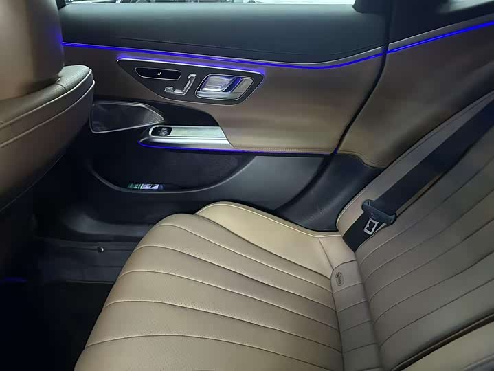 Mercedes-Benz E-Class 2025 E 300 L Luxury — фото 8