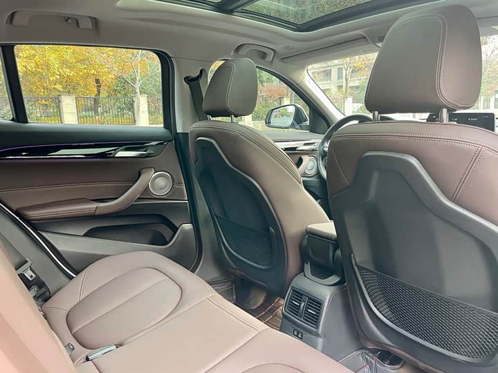 BMW X2 2021 s Drive 25i Leading M — фото 14