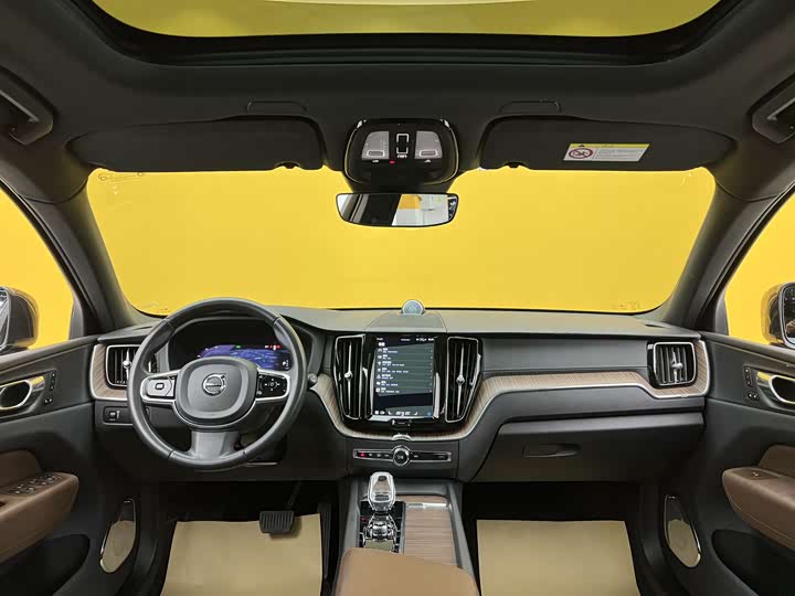 Volvo XC60 2022 B 5 4 WD — фото 25