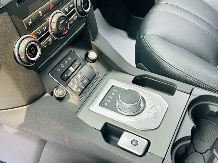 Land Rover Discovery — фото 13
