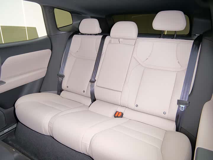 Volvo XC70 Hybrid 2026 2 WD Core — фото 11