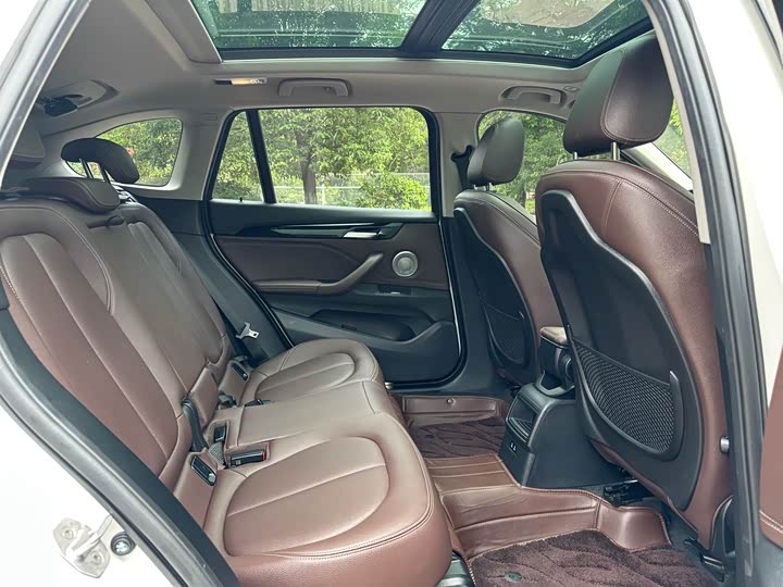 BMW X1 2021 s Drive 20 Li — фото 41