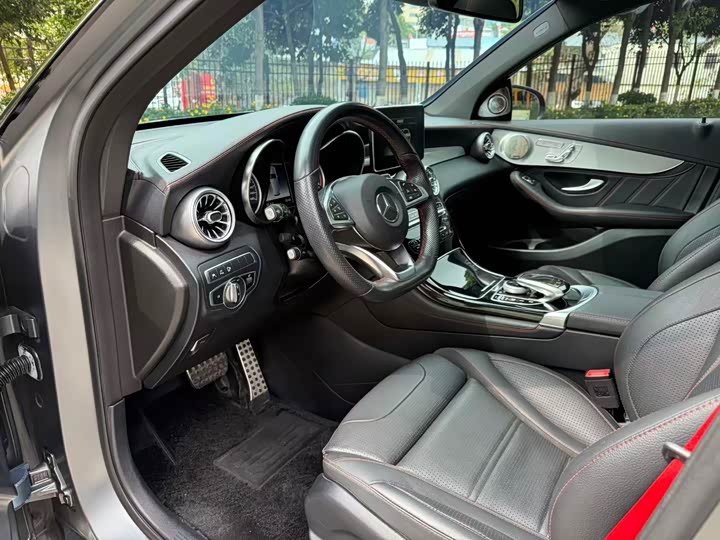 Mercedes-Benz GLC 2017 AMG GLC 43 4 MATIC — фото 7