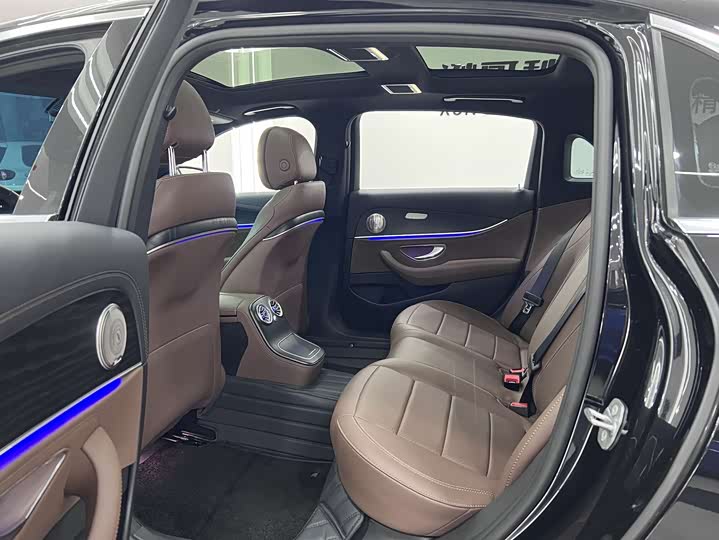 Mercedes-Benz E-Class 2023 E 260 L Sport — фото 9