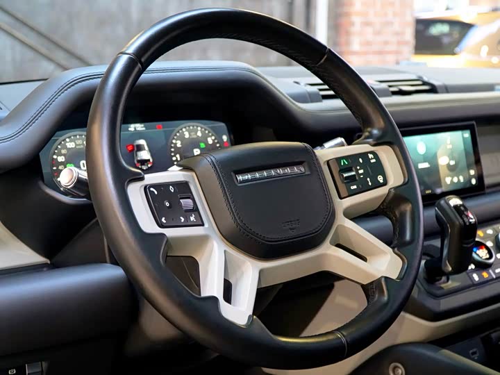 Land Rover Defender — фото 17