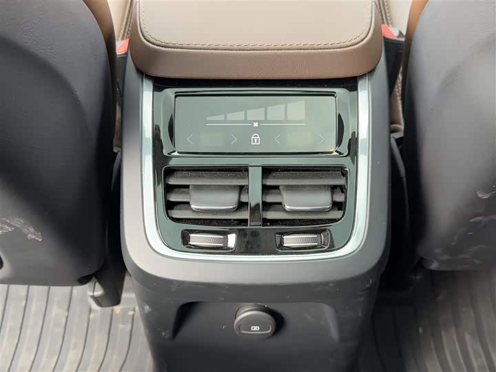 Volvo XC90 Hybrid 2022 E Hybrid T 8 7 — фото 11