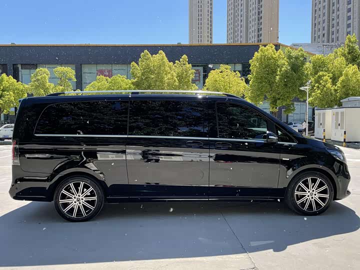 Mercedes-Benz V-Class 2024 V 300 L — фото 13