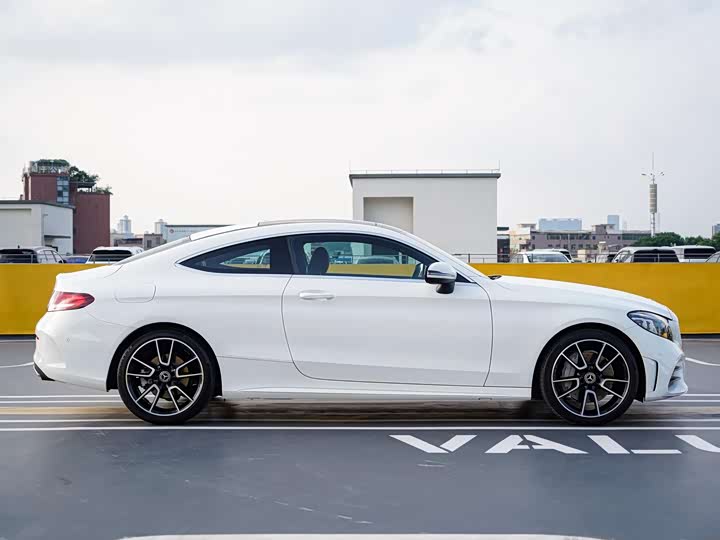 Mercedes-Benz C-Class 2019 C 300 — фото 5