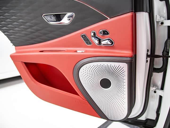 Bentley Flying Spur — фото 9