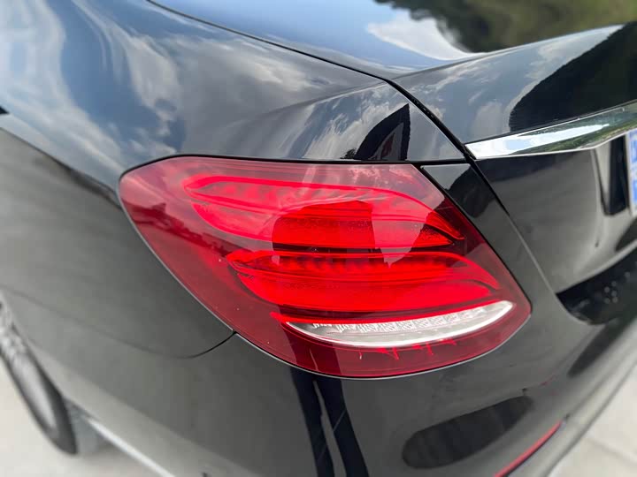 Mercedes-Benz E-Class 2020 E 300 L — фото 12