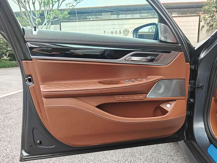 BMW 7-Series 2019 740 Li x Drive M — фото 13