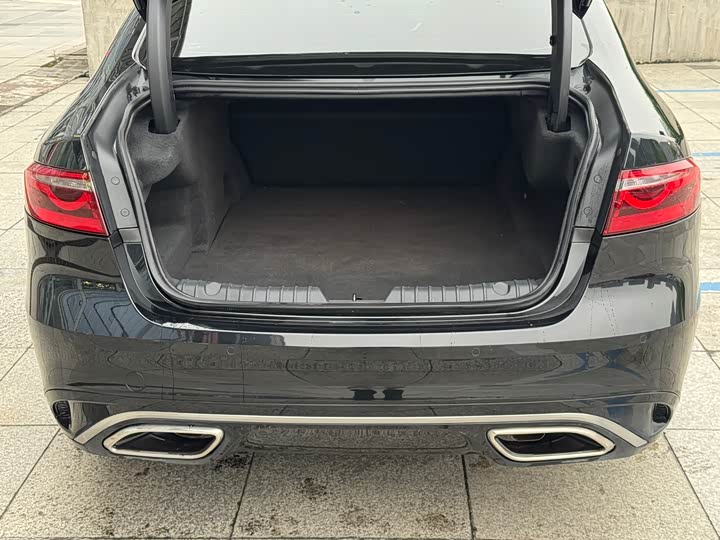 Jaguar XFL 2024 2.0 T P 250 2 WD — фото 17