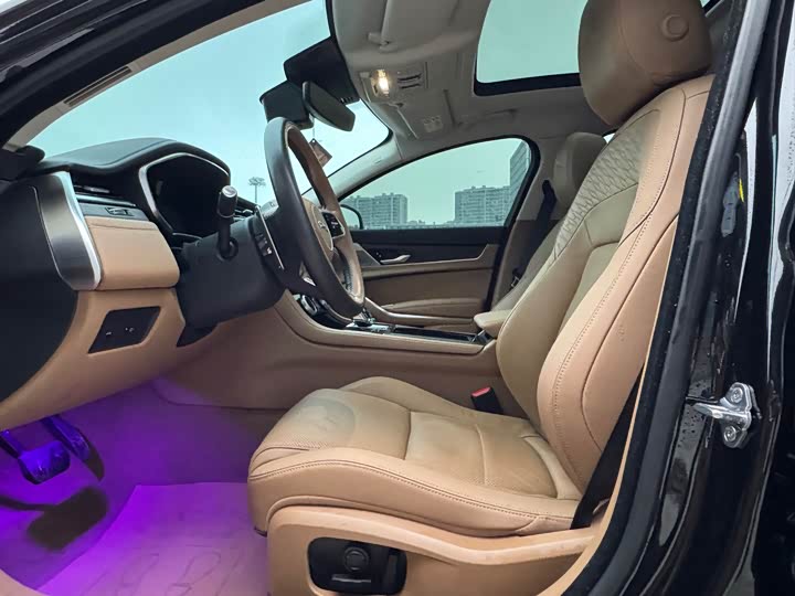 Jaguar XFL 2024 2.0 T P 250 2 WD — фото 10