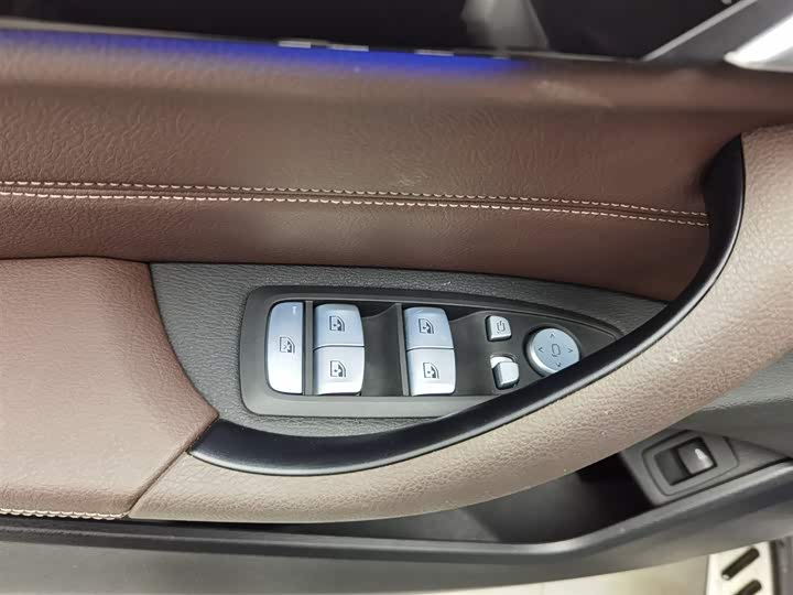 BMW X1 2022 s Drive 25 Li Leading — фото 9