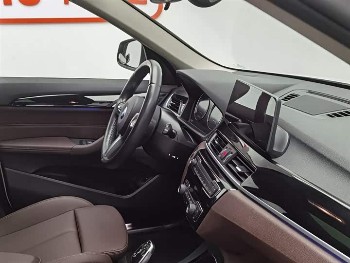 BMW X1 2022 s Drive 25 Li Leading — фото 22