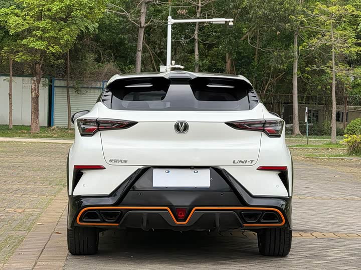Changan UNI-T 2022 1.5 T Premium — фото 11