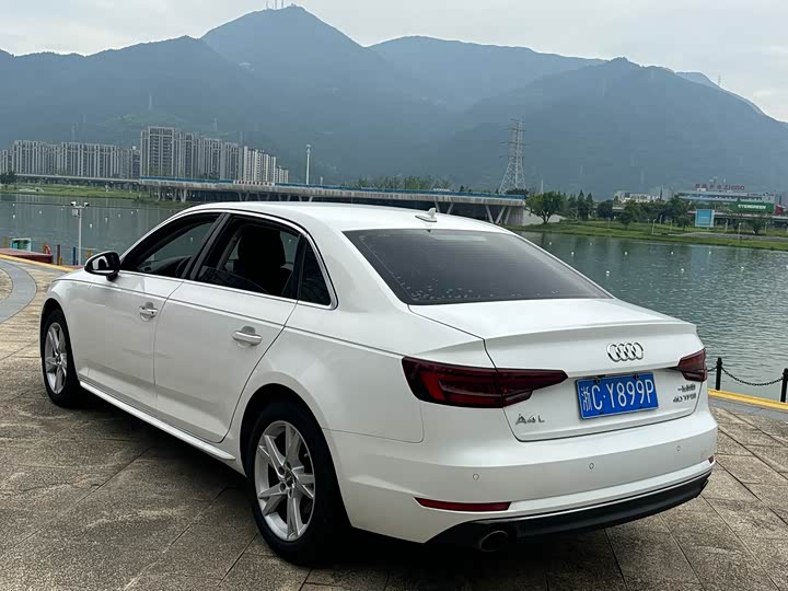 Audi A4L 30 40 TFSI базовая — фото 6