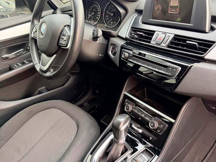 BMW 2-Series 2015 218i Leading — фото 9