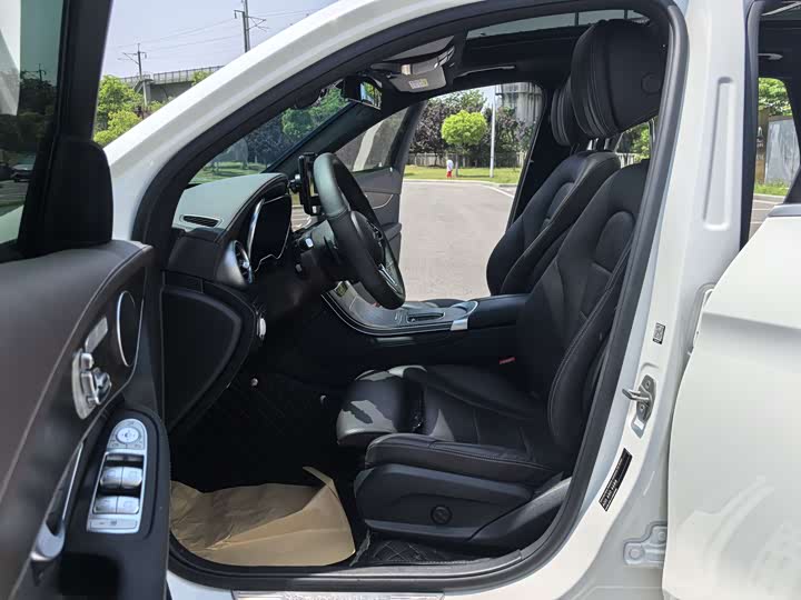 Mercedes-Benz GLC 2020 GLC 300 L 4 MATIC — фото 9