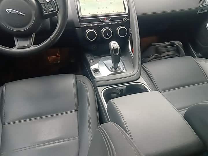 Jaguar E-PACE 2018 P 200 S VI — фото 14