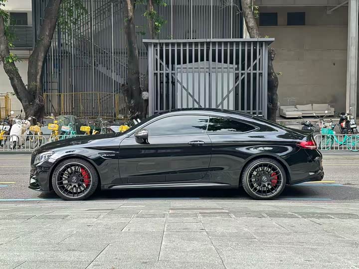 Mercedes-Benz C-Class 2019 AMG C 63 S — фото 3