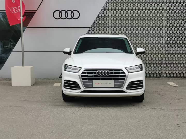 Audi Q5L 2018 40 TFSI V — фото 2