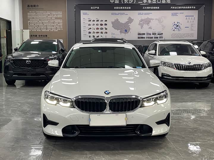 BMW 3-Series 2022 320i — фото 2